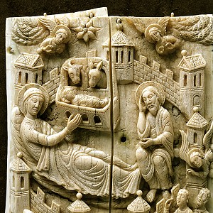 Geburt Christi, Köln, 1150-75, Walrosszahn, 15 x 11,8 cm, Inv.-Nr. B 104, © Rheinisches Bildarchiv