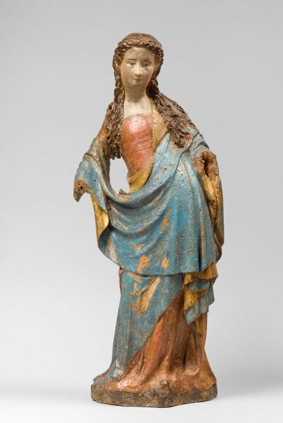 Stehende Heilige, Köln, um 1390, Nussbaumholz, H. 49,7, Inv.-Nr. A 1067, © Rheinisches Bildarchiv. Erworben 1982 mit Unterstützung des Freundeskreises und der Stadt Köln.