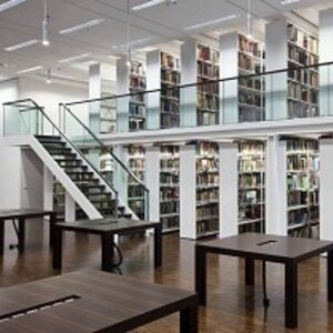 Ein Foto der Bibliothek im Museum Schnütgen