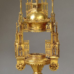  Monstrance,  Cologne, c. 1425-1450, gilt copper with glass cylinder, h. 72 cm, inv. G 563, © Rheinisches Bildarchiv 