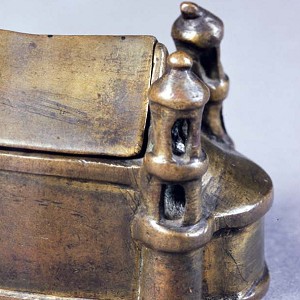  Container in the Form of a Church Model,  Lower Rhine (Cologne?), 11th/12th cent., bronze, 5.3 x 10.1 cm, inv. no. H 43, © Rheinisches Bildarchiv 