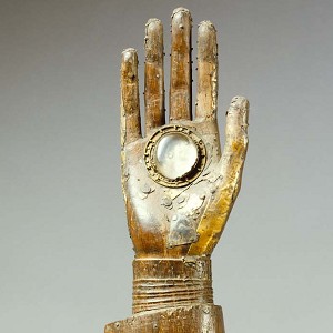  Arm Reliquary, Hildesheim (?), 2nd half of 12th cent., oak, H. 62.5 cm, Inv. No. A 32, © Rheinisches Bildarchiv 