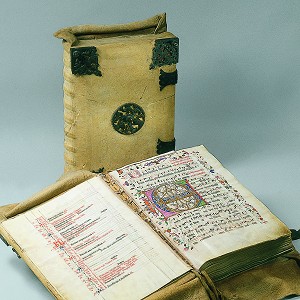  Antiphonary of Anna Hachenberch from the Convent of St. Cecilia, Cologne, c. 1520-1530, parchment, 41 x 25.5 cm, binding: wood, pigskin, 59 x 40 cm, Inv. No. C 44 a-b, © Rheinisches Bildarchiv 