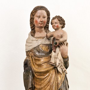  Friesentor Madonna, Cologne, c. 1370-1380, walnut, H. 132 cm, Inv. No. A 40, © Rheinisches Bildarchiv. Restored from 2006–2008 with the support of the Friends of the Museum. 