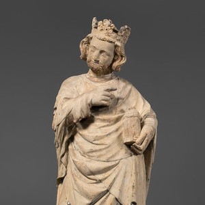  Anbetung der Heiligen Drei Könige vom Dreikönigenpförtchen bei St. Maria im Kapitol, Köln, um 1320-1330, Kalksandstein, H. 86-89,5 cm, Leihgabe des Stadtkonservators Köln © Rheinisches Bildarchiv 