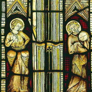  Two Angels Playing Music, Northern France or Cologne, c. 1325-1330, stained glass, 70 x 52 cm, Inv. No. M 22, © Rheinisches Bildarchiv 