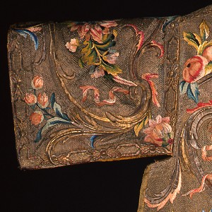  Dalmatic from the Altenberg Cathedral Vestments Italy, Venice?, c. 1700-1715, silver and silk embroidery on linen, 105 x 112.5 cm, Inv. No. 335 d, © Rheinisches Bildarchiv 