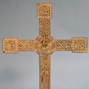  Sog. Modoalduskreuz, Rückseite eines Altarkreuzes Werkstatt des Roger von Helmarshausen, um 1107, Kupferblech mit Resten der Vergoldung, 42 x 33,5 cm,  Inv.-Nr. G 579 © Rheinisches Bildarchiv 
   