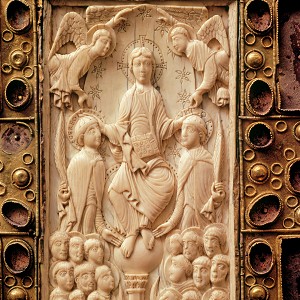  Gereon and Victor Plaque, reliefs: Christ in Majesty with the Martyrs St. Gereon and St. Victor, Cologne, c. 1000, ivory, 17.7 x 9.8 cm, Inv. No. B 98, © Rheinisches Bildarchiv 